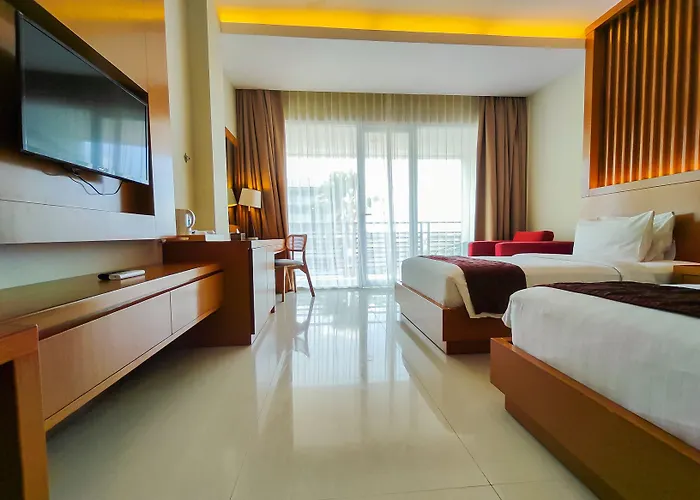 Square And Hotel 3*
